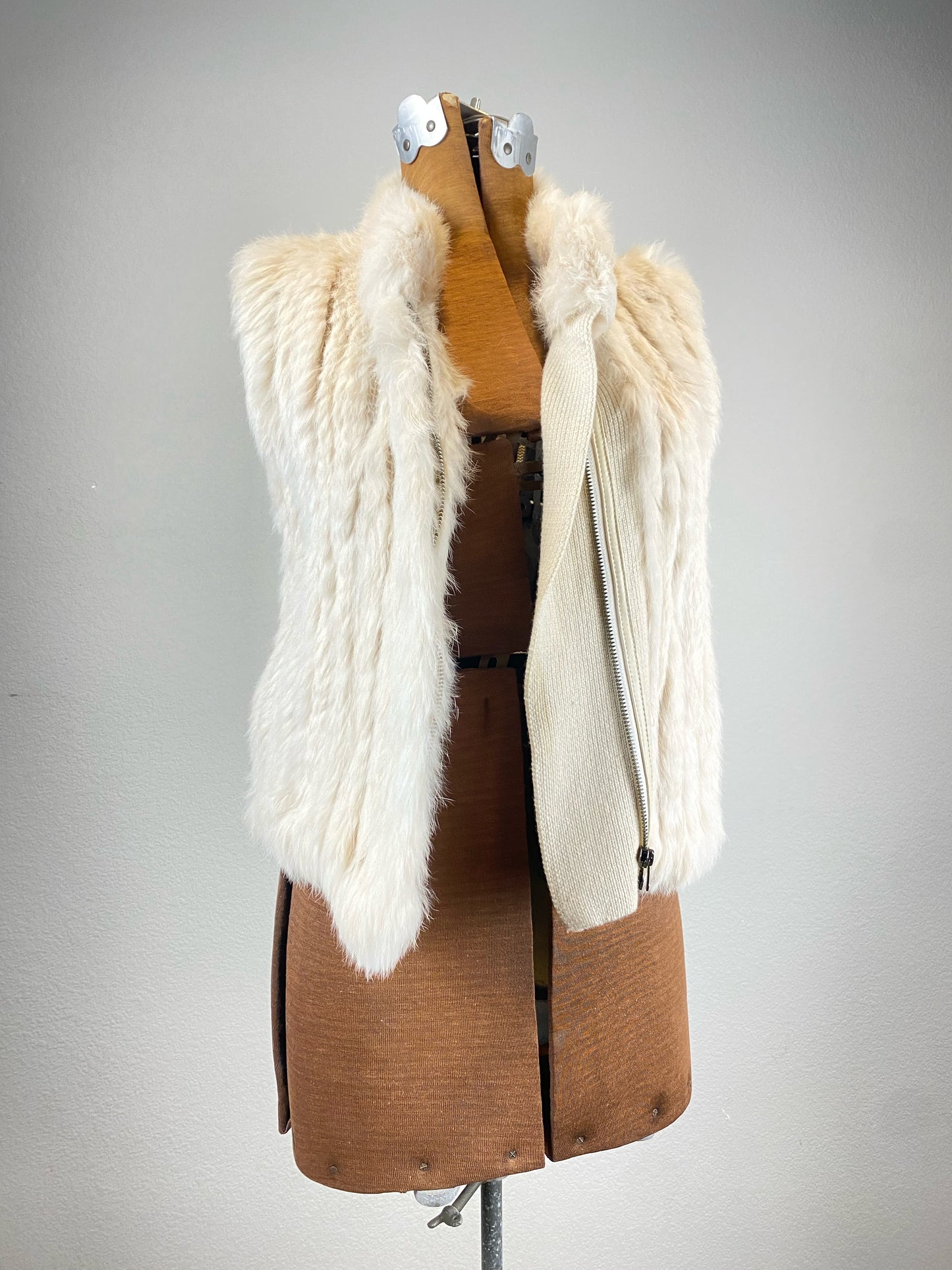 Haute hoodie rabbit fur vest