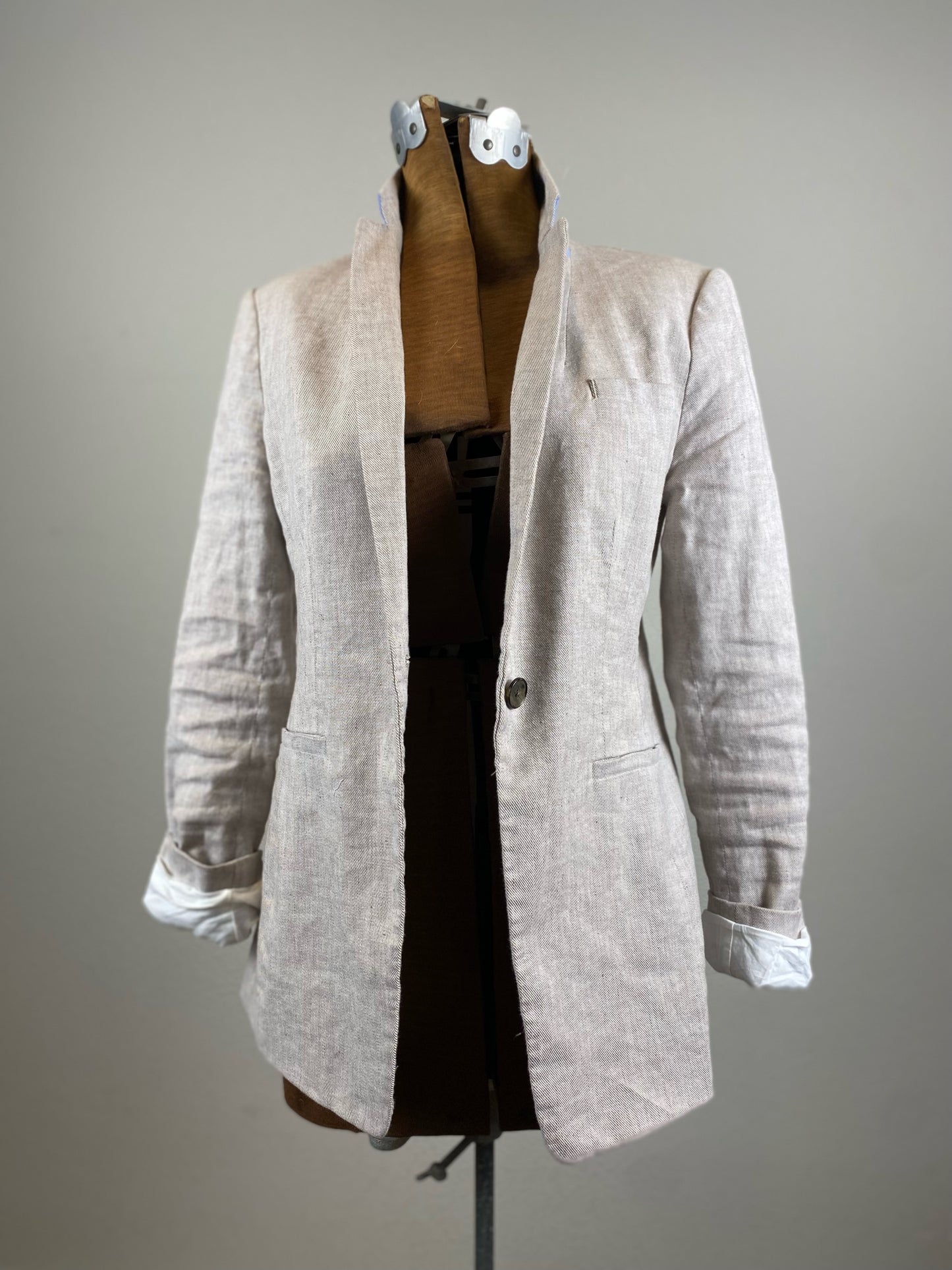 Banana Republic long linen blazer