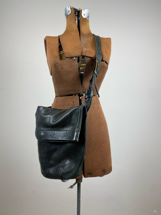 Vintage leather crossbody bag
