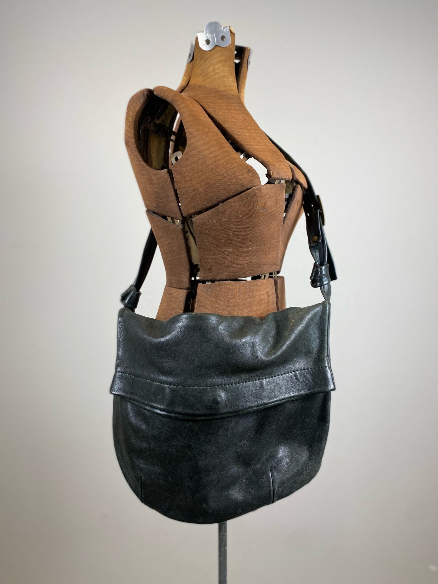 Vintage leather crossbody bag